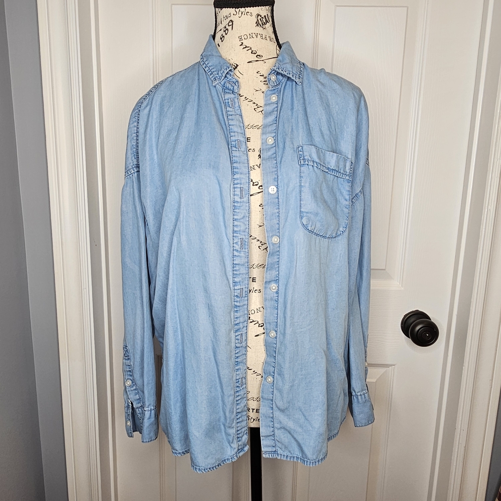 Suzy Shier Women's Denim-Look Button Down Shirt Blue Long Sleeve Flowy Size M - Picture 4 of 11